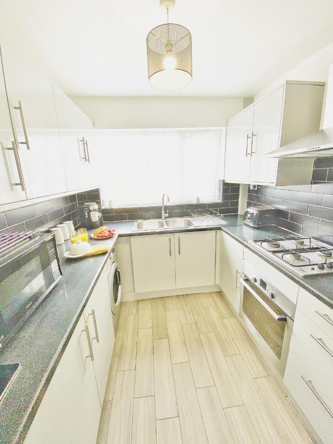 Luxurious Family Home In West Midlands Northfield 外观 照片